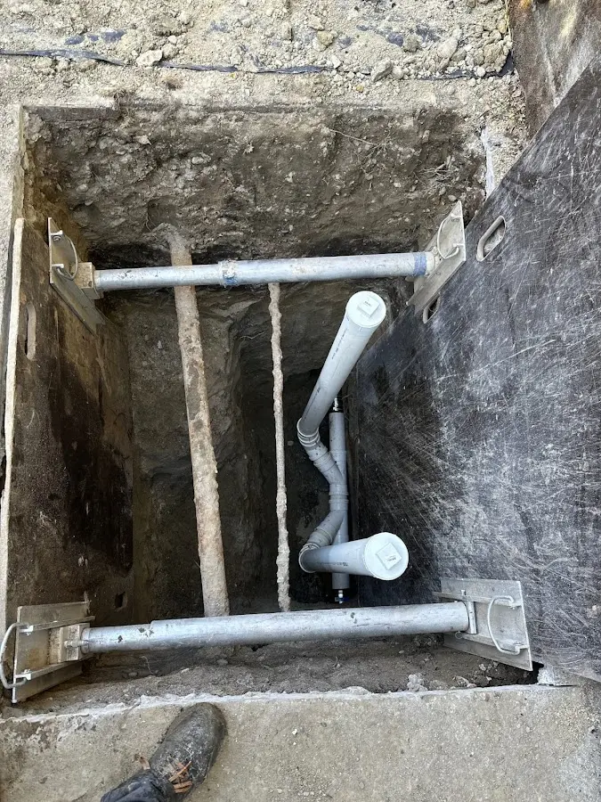 Experienced plumber completing Drain Cleaning work in Brooktrails